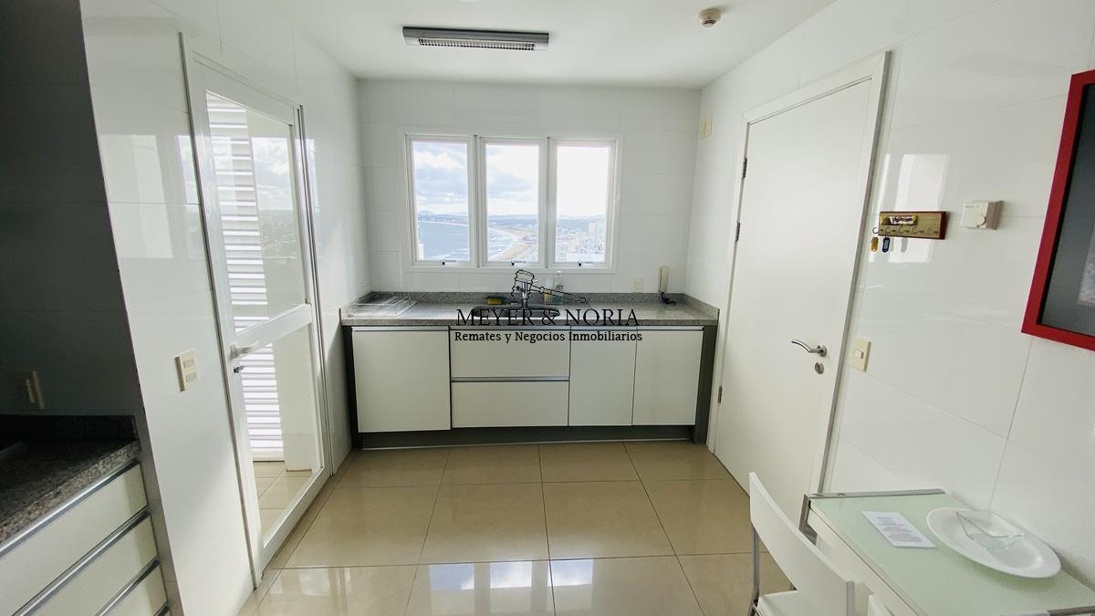 Apartamento ID.18 - Excelente unidad de 4 suites más dependencia!