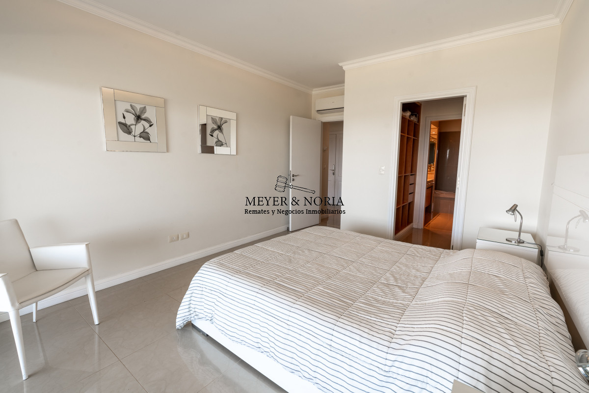 Apartamento ID.42 - Venta de Apartamento 2 DORMITORIOS en Playa Mansa, Punta del Este.