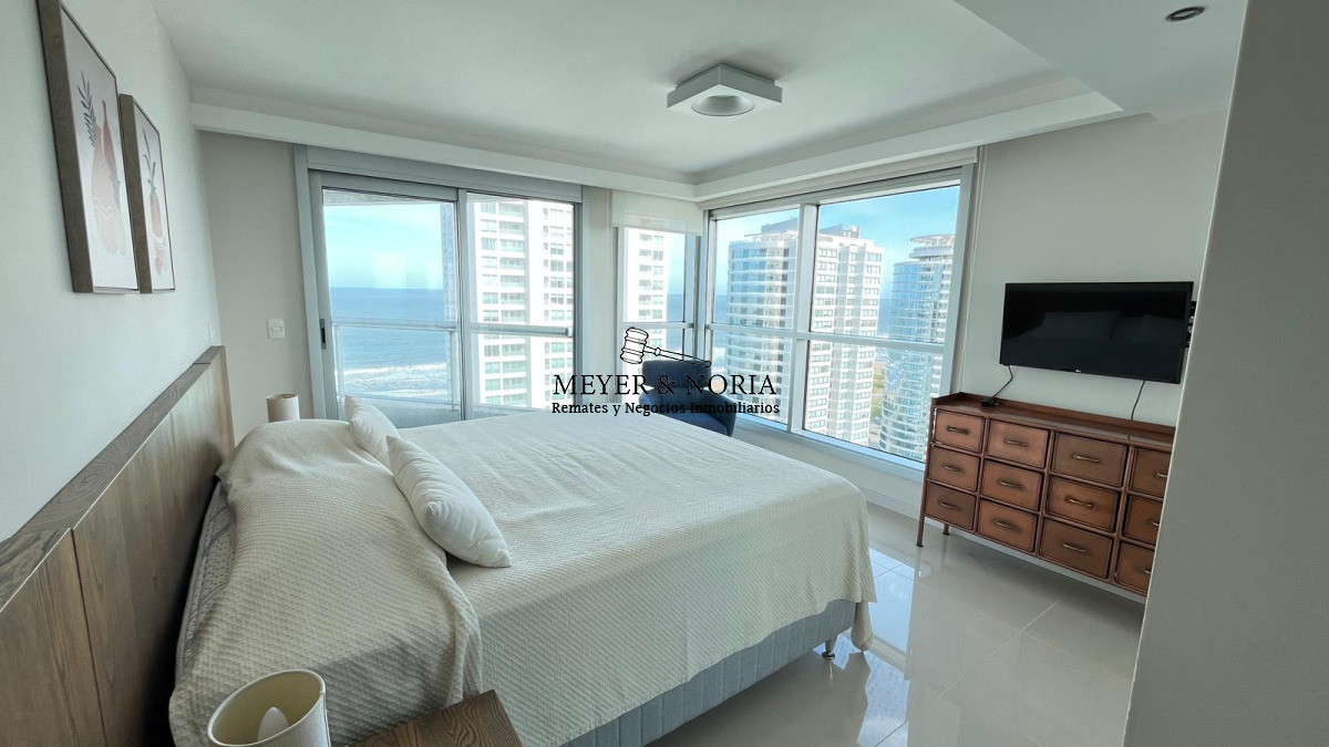 Apartamento ID.84 - Piso alto, parrillero propio, 3 dorm más dep, todos los servicios, Playa Brava pda 10