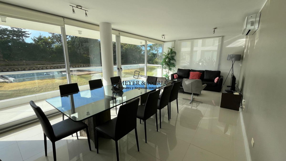 Apartamento ID.53 - Apto en venta de 2 dorm con parrillero propio en Playa Brava