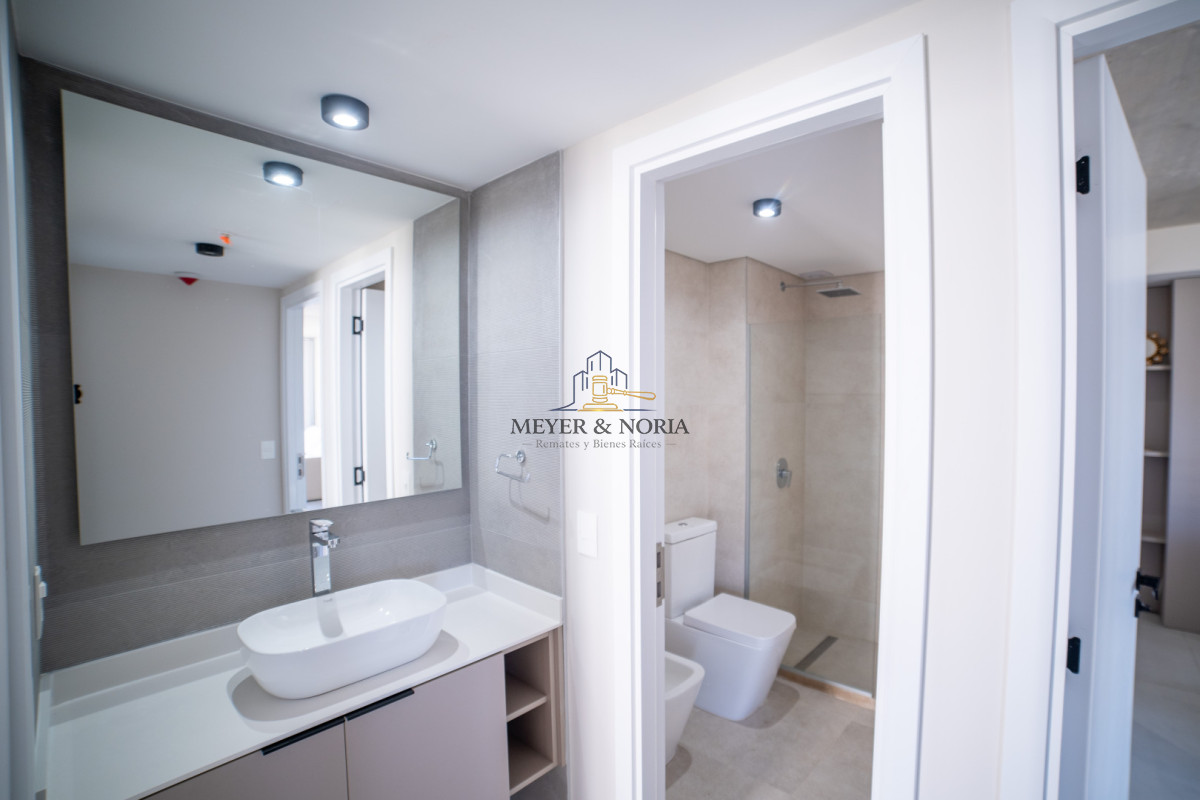 Apartamento ID.126 - Apartamento de 2 dormitorios con vista al mar, Punta del Este Playa Brava