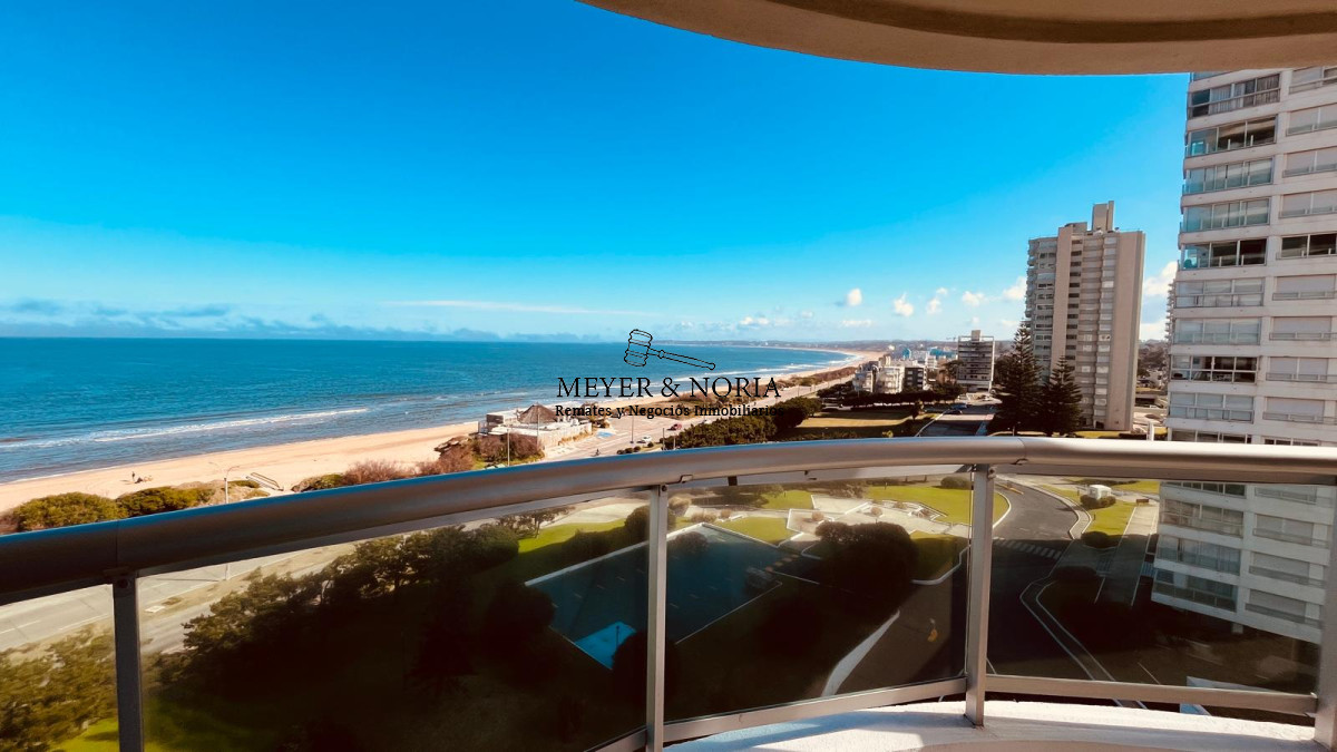 Apartamento ID.63 - Alquiler Aquarela, esquinero a Punta Ballena, 3 suites mas dependencia y baño de servicio