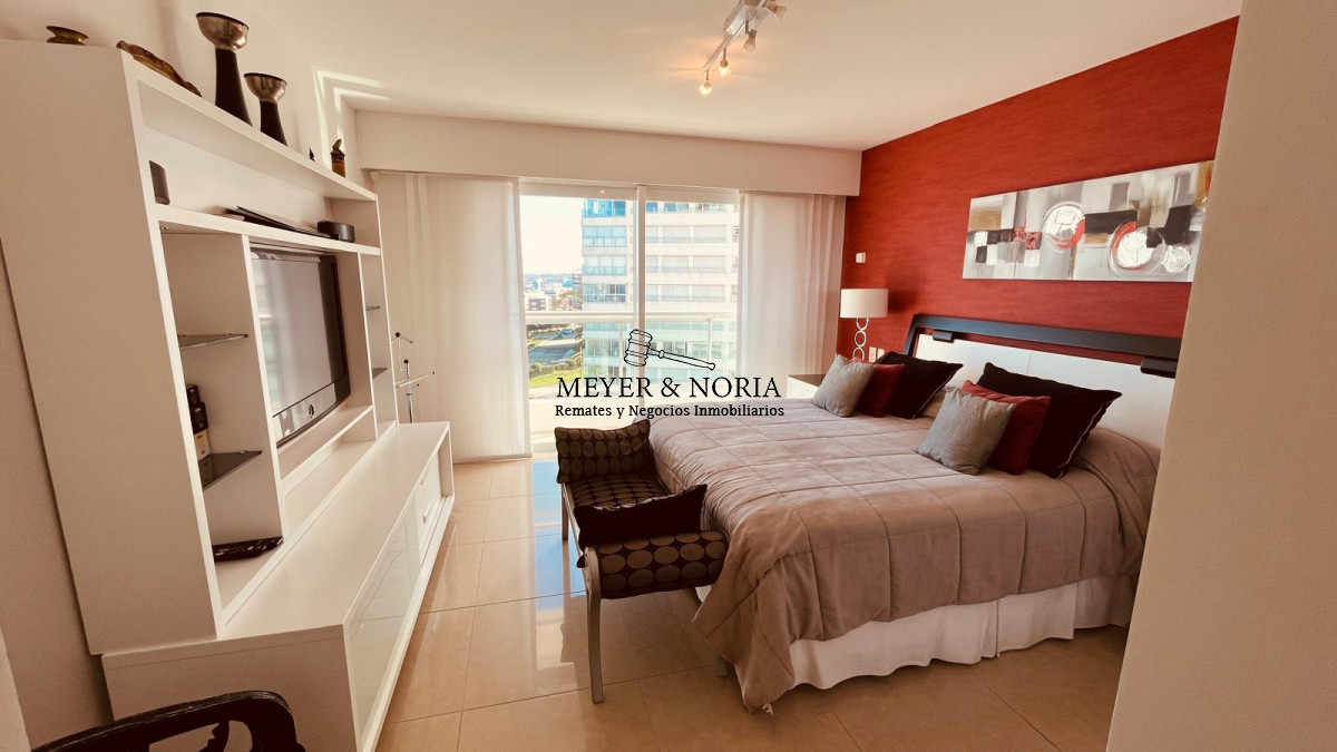 Apartamento ID.63 - Alquiler Aquarela, esquinero a Punta Ballena, 3 suites mas dependencia y baño de servicio