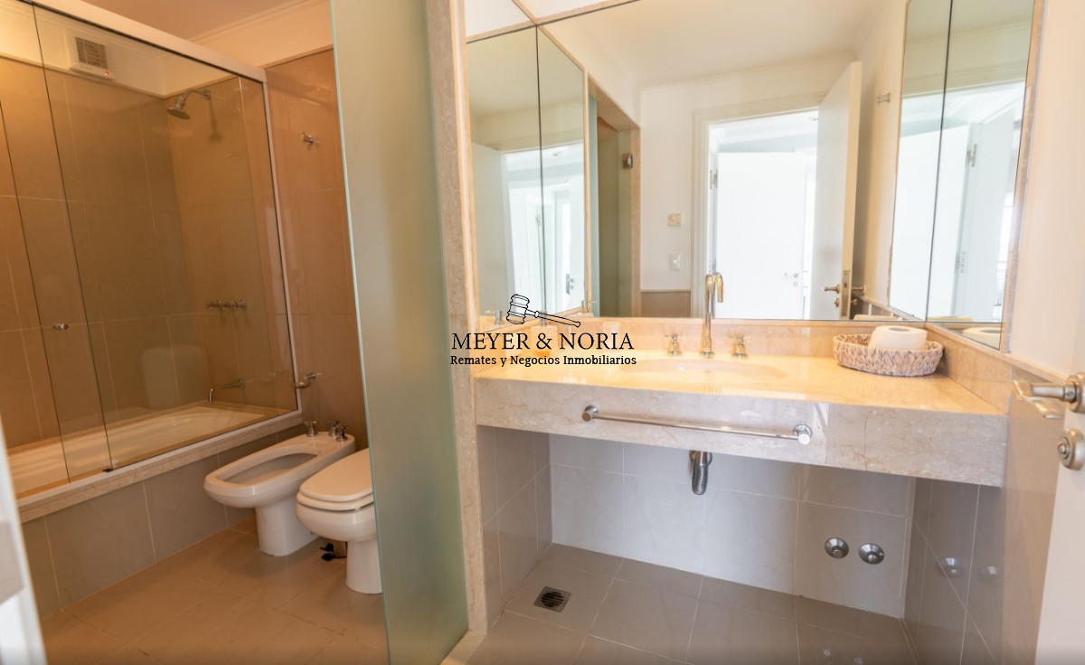 Apartamento ID.44 - Venta de apto alta gama. dos dormitorios, todos los servicios 