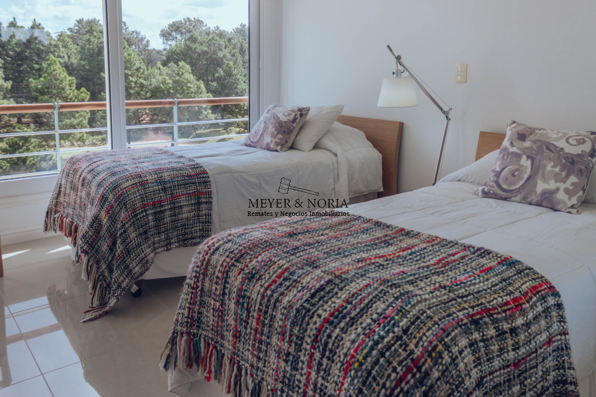 Apartamento ID.45 - Venta de apto, Penthouse de 3 dormitorios todos los servicios 