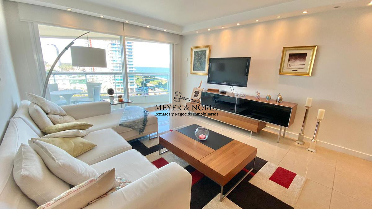 Apartamento ID.15 - Torre de alta gama, vista al mar, 2 dorm más servicio- Playa Mansa