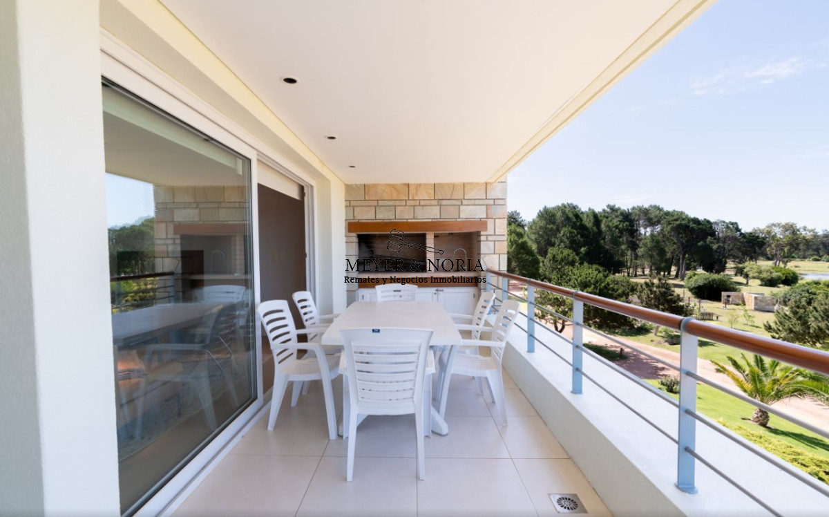 Apartamento ID.44 - Venta de apto alta gama. dos dormitorios, todos los servicios 