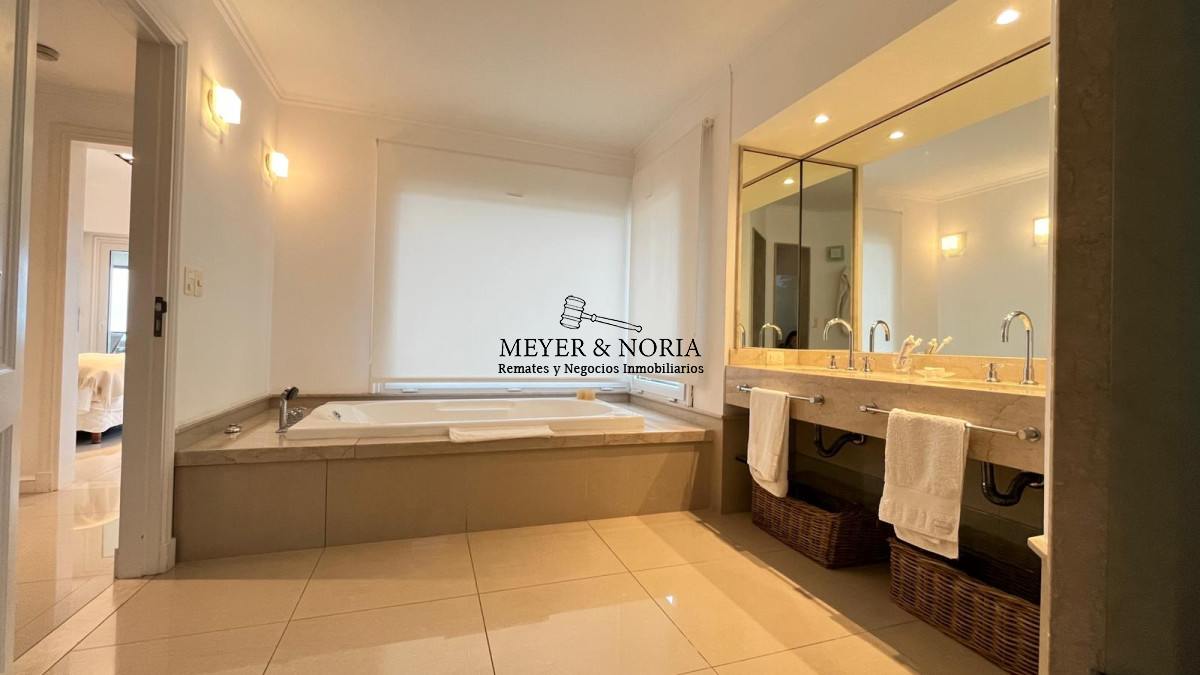 Apartamento ID.68 - Apto en playa Mansa de 3 suites, parrillero propio y todos los servicios