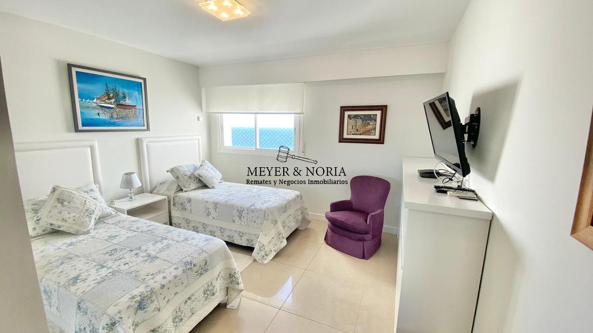 Apartamento ID.15 - Torre de alta gama, vista al mar, 2 dorm más servicio- Playa Mansa