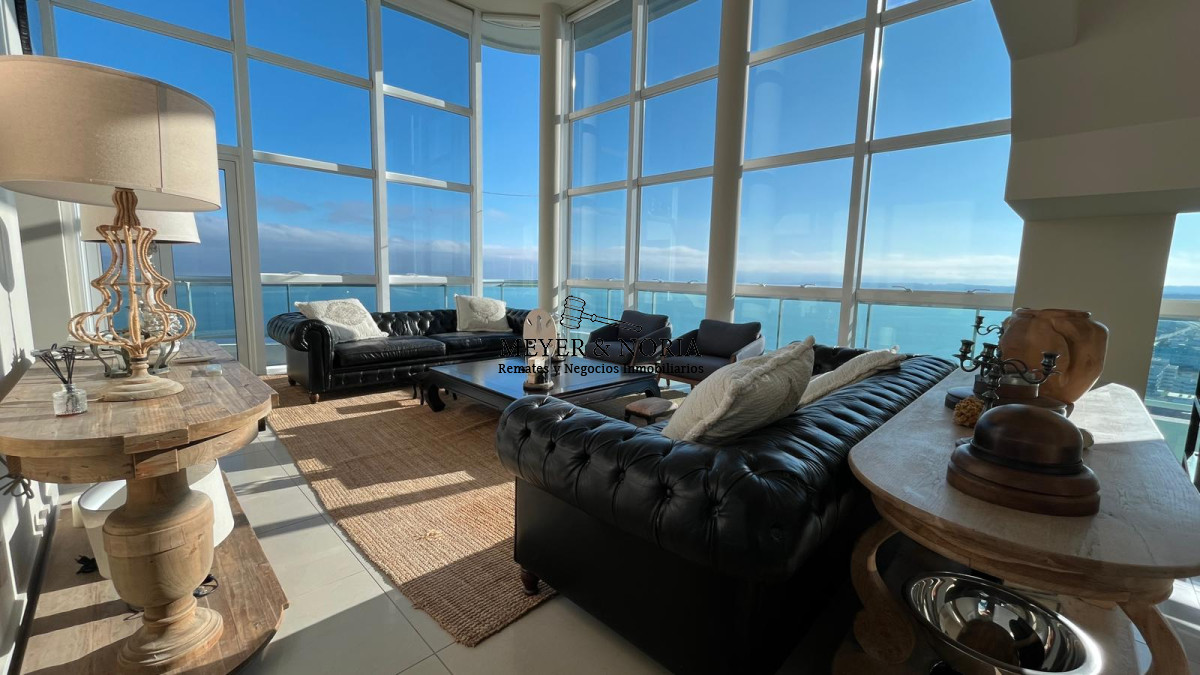 Apartamento ID.57 - Penthouse de 4 suites mas dependencia y todos los servicios
