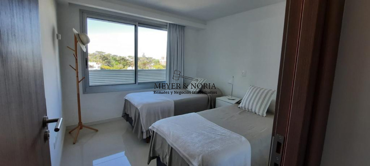 Apartamento ID.56 - Apto en Playa Brava alquiler temp 2026, 3 dorm, mas dependencia y todos los servicios
