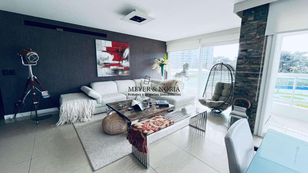 Apartamento ID.61 - Venta Aquarela, 2 dorm en suite, más dependencia y todos los servicios 