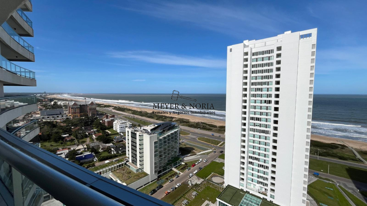 Apartamento ID.84 - Piso alto, parrillero propio, 3 dorm más dep, todos los servicios, Playa Brava pda 10