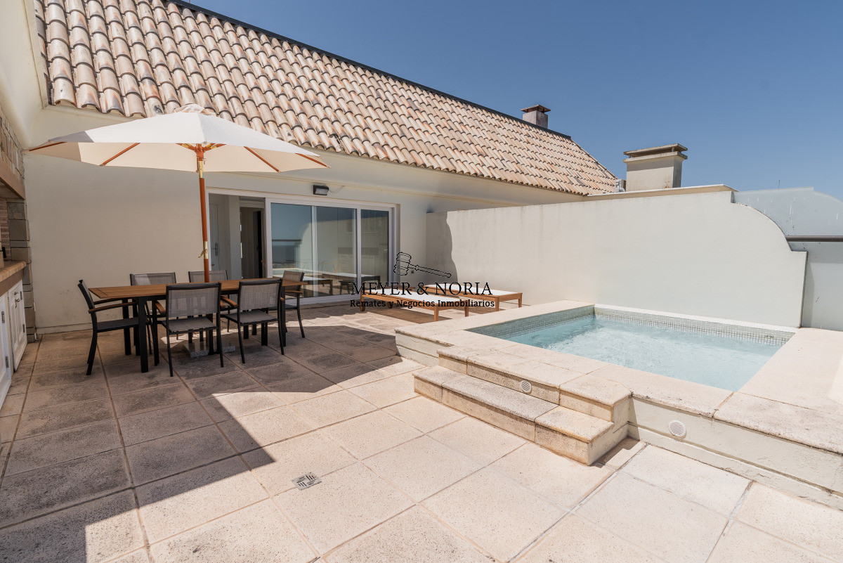 Apartamento ID.92 - Penthouse de 3 dormitorios con vista al mar, piscina y parrillero propio!