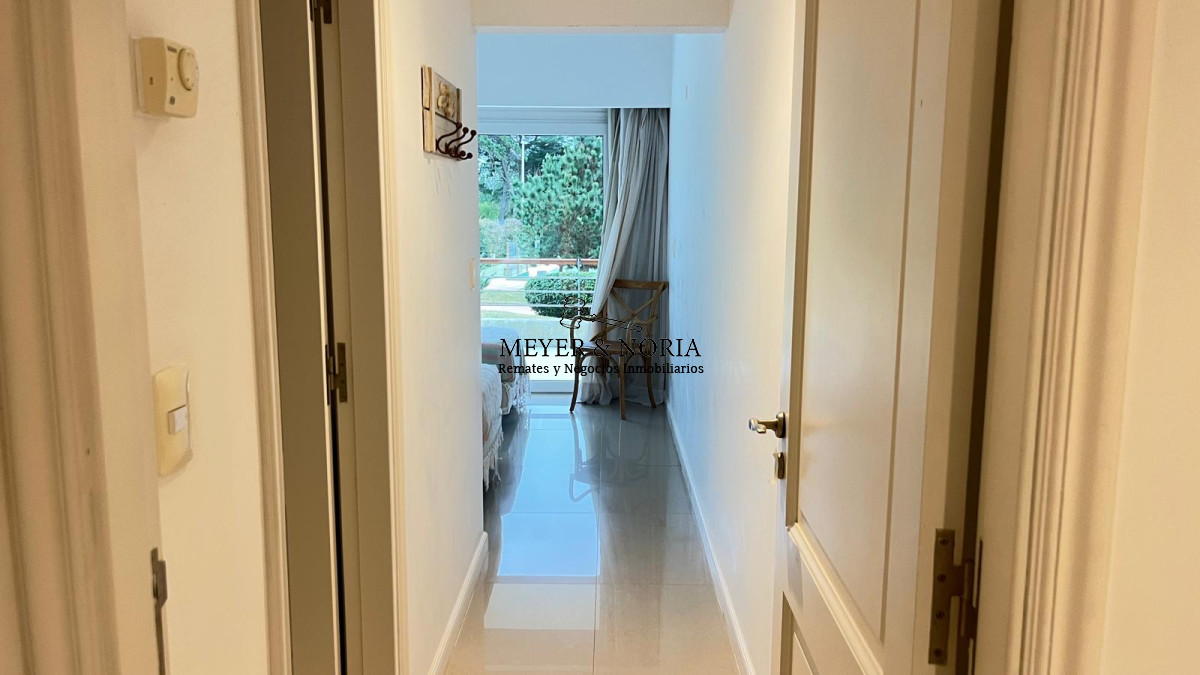 Apartamento ID.68 - Apto en playa Mansa de 3 suites, parrillero propio y todos los servicios