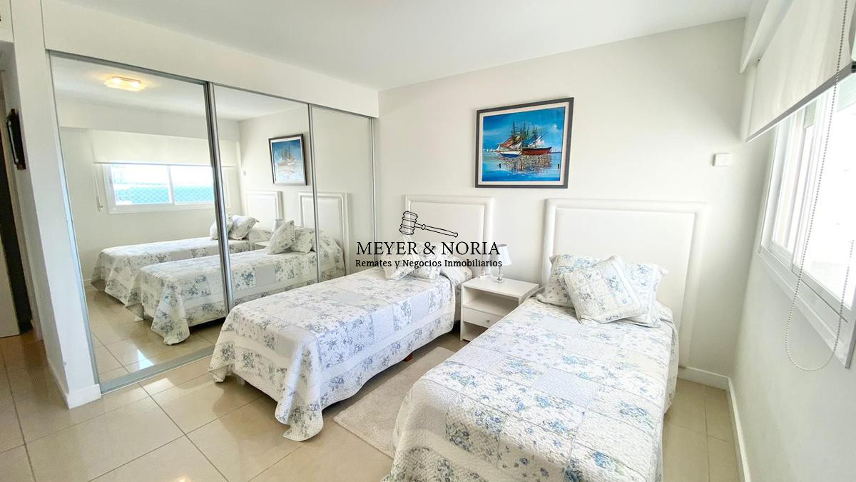 Apartamento ID.15 - Torre de alta gama, vista al mar, 2 dorm más servicio- Playa Mansa