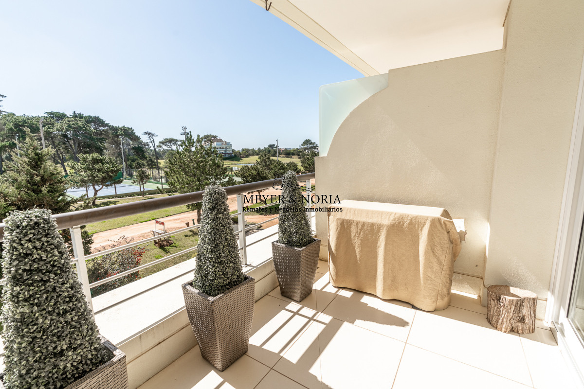 Apartamento ID.42 - Venta de Apartamento 2 DORMITORIOS en Playa Mansa, Punta del Este.