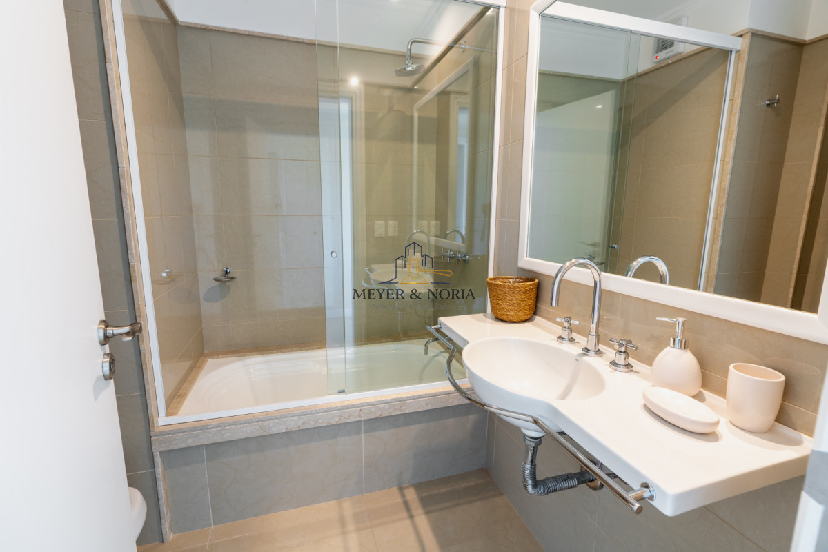 Apartamento ID.214 - Venta de Apartamento 4 DORMITORIOS con vista al mar