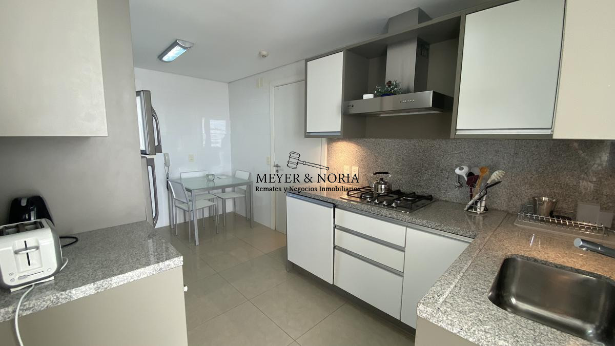 Apartamento ID.16 - Aquarela piso alto, 2 dorm mas dependencia 