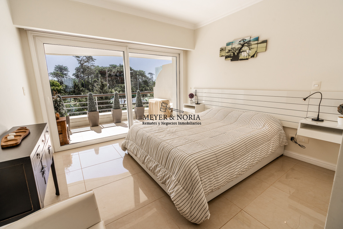 Apartamento ID.42 - Venta de Apartamento 2 DORMITORIOS en Playa Mansa, Punta del Este.