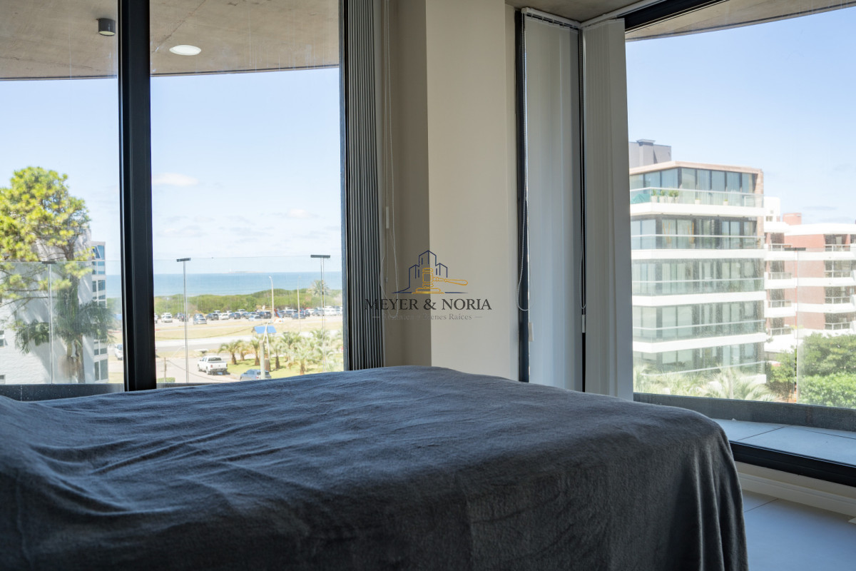 Apartamento ID.126 - Apartamento de 2 dormitorios con vista al mar, Punta del Este Playa Brava