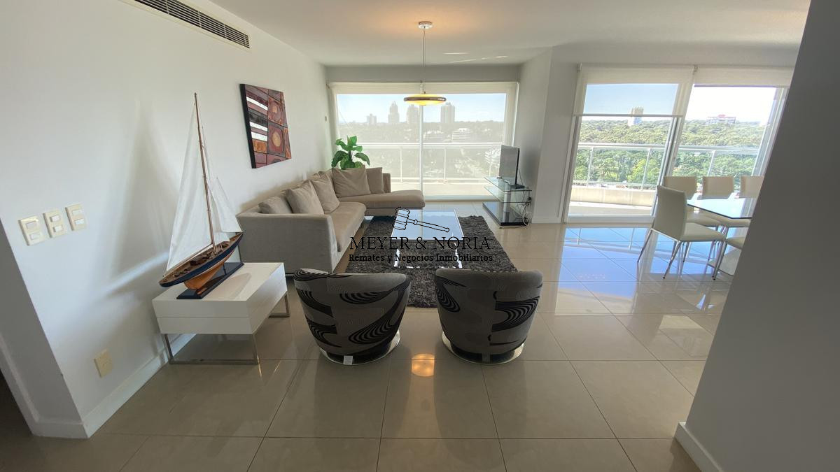 Apartamento ID.16 - Aquarela piso alto, 2 dorm mas dependencia 