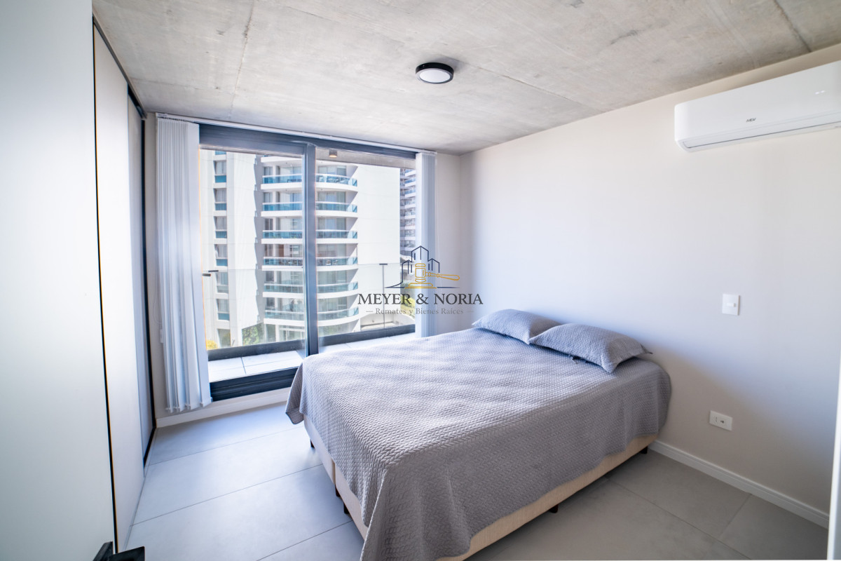 Apartamento ID.126 - Apartamento de 2 dormitorios con vista al mar, Punta del Este Playa Brava