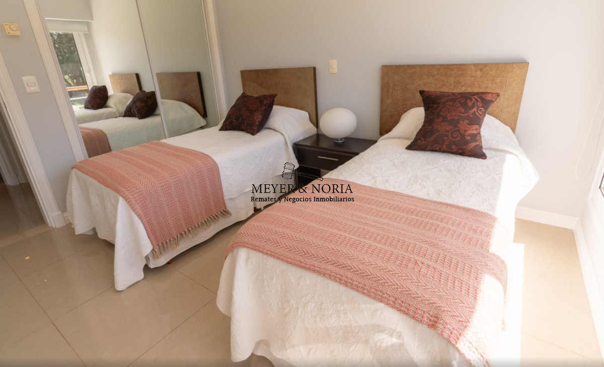 Apartamento ID.44 - Venta de apto alta gama. dos dormitorios, todos los servicios 