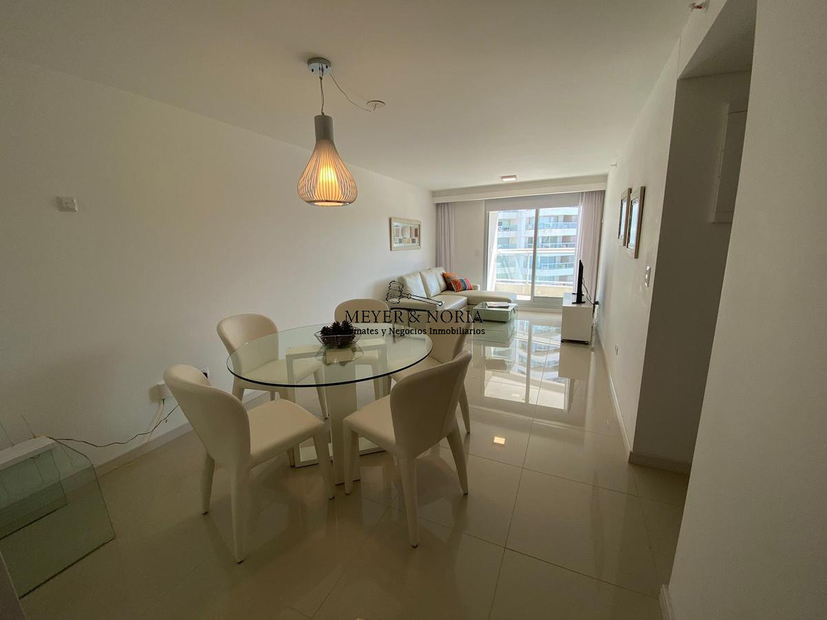 Apartamento ID.4 - Apto en playa brava, 1 dormitorio, terraza, parrillero, servicios