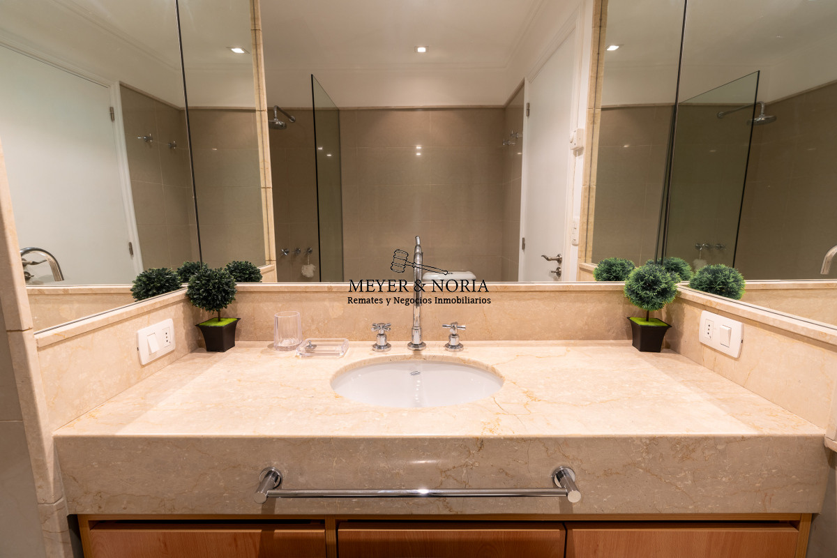 Apartamento ID.42 - Venta de Apartamento 2 DORMITORIOS en Playa Mansa, Punta del Este.