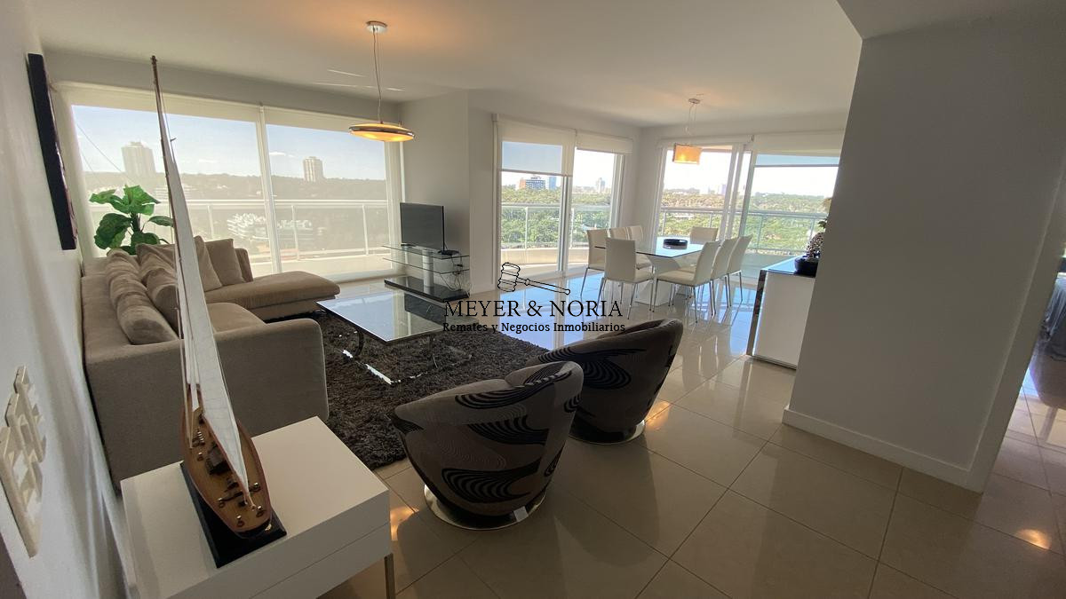 Apartamento ID.16 - Aquarela piso alto, 2 dorm mas dependencia 