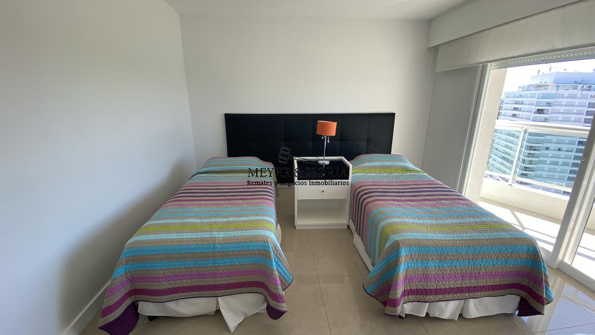 Apartamento ID.16 - Aquarela piso alto, 2 dorm mas dependencia 