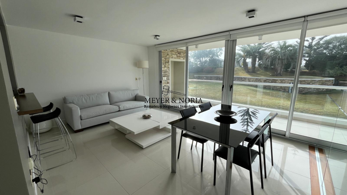 Apartamento ID.52 - Apto en venta en la Brava de un dorm en suite, con barbacoa y servicios 