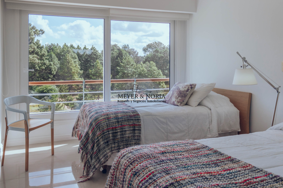 Apartamento ID.45 - Venta de apto, Penthouse de 3 dormitorios todos los servicios 