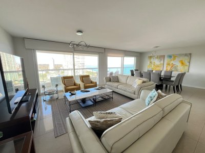 ¡Excelente unidad de 4 suites más dependencia!