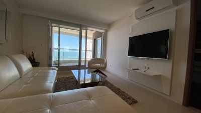 Piso alto, parrillero propio, 3 dorm más dep,, Playa Brava pda 10