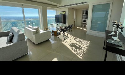 Duplex con inmejorable vista, barbacoa y piscina propia, 3 suite mas dep y baño de servicio