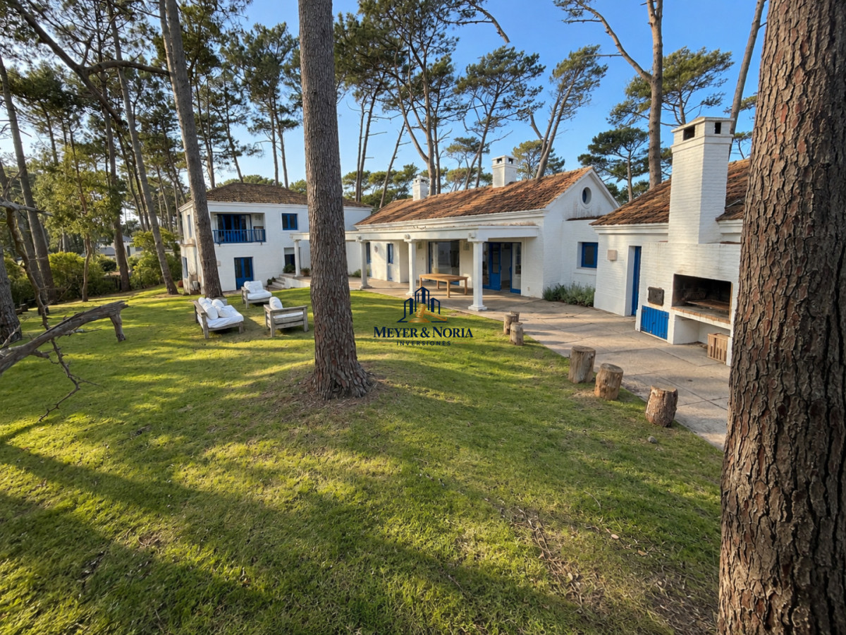 Casa ID.269 - Amplia casa con jardin y entorno arbolado