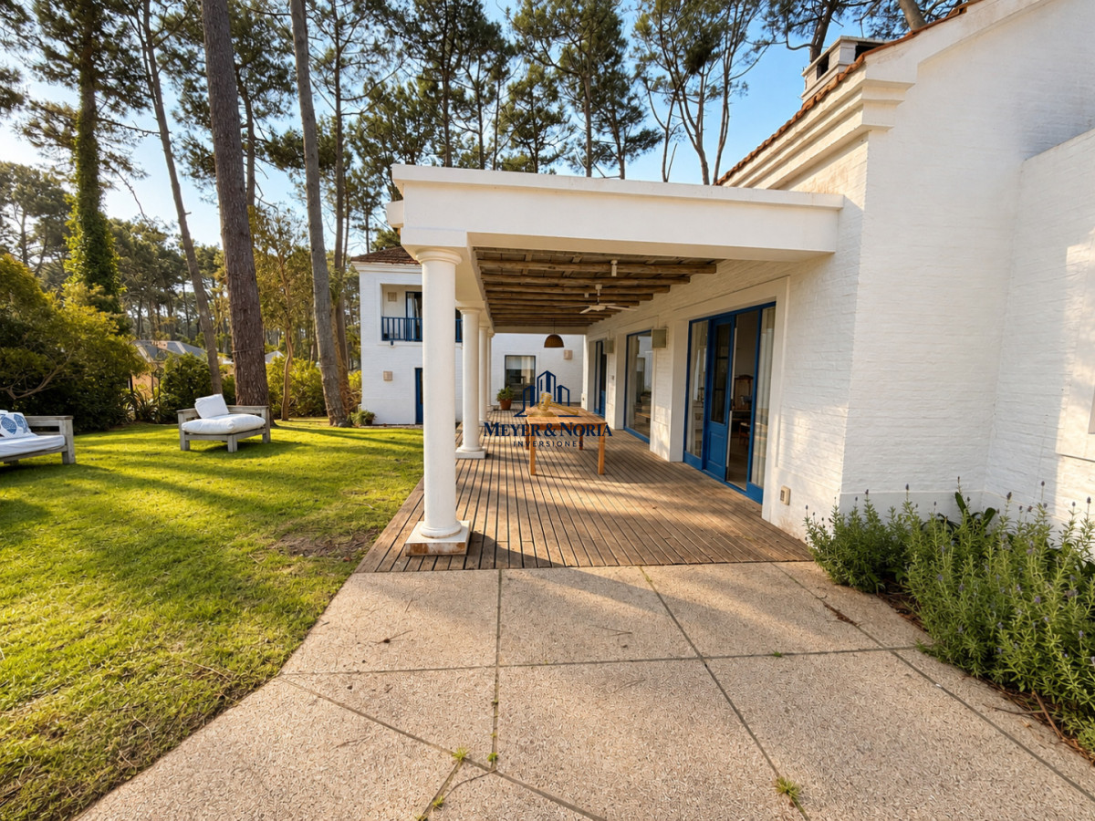 Casa ID.269 - Amplia casa con jardin y entorno arbolado