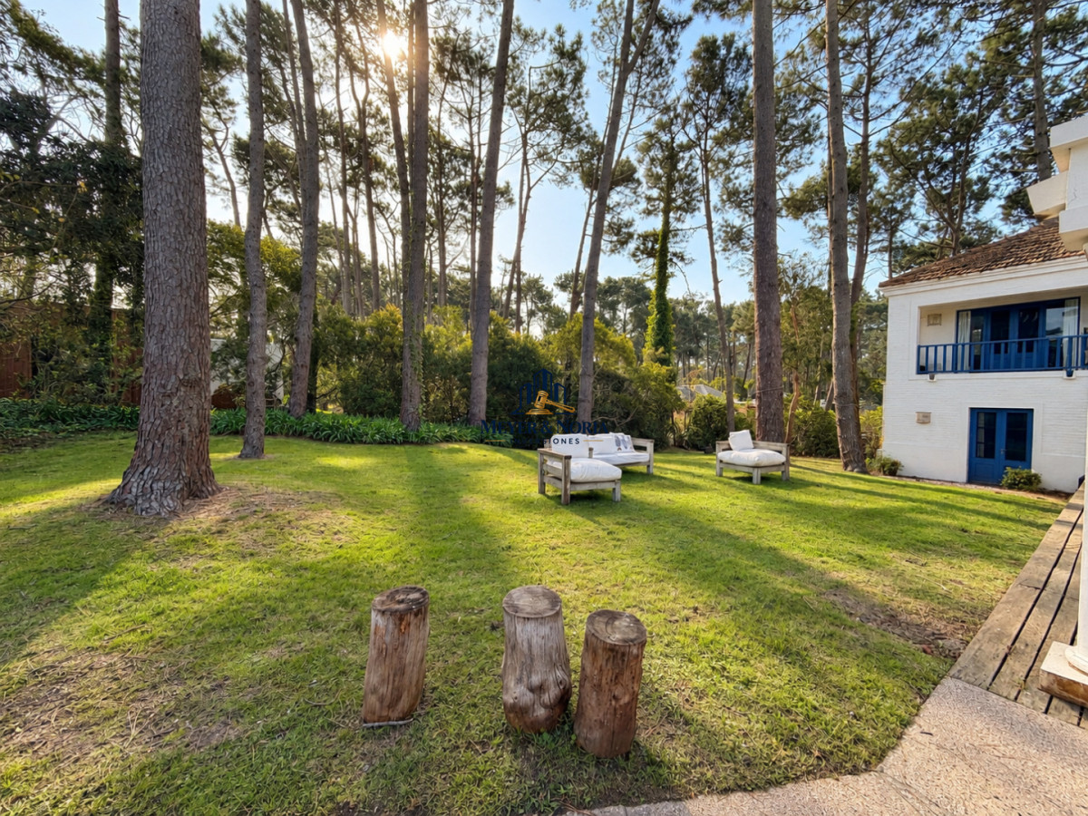 Casa ID.269 - Amplia casa con jardin y entorno arbolado