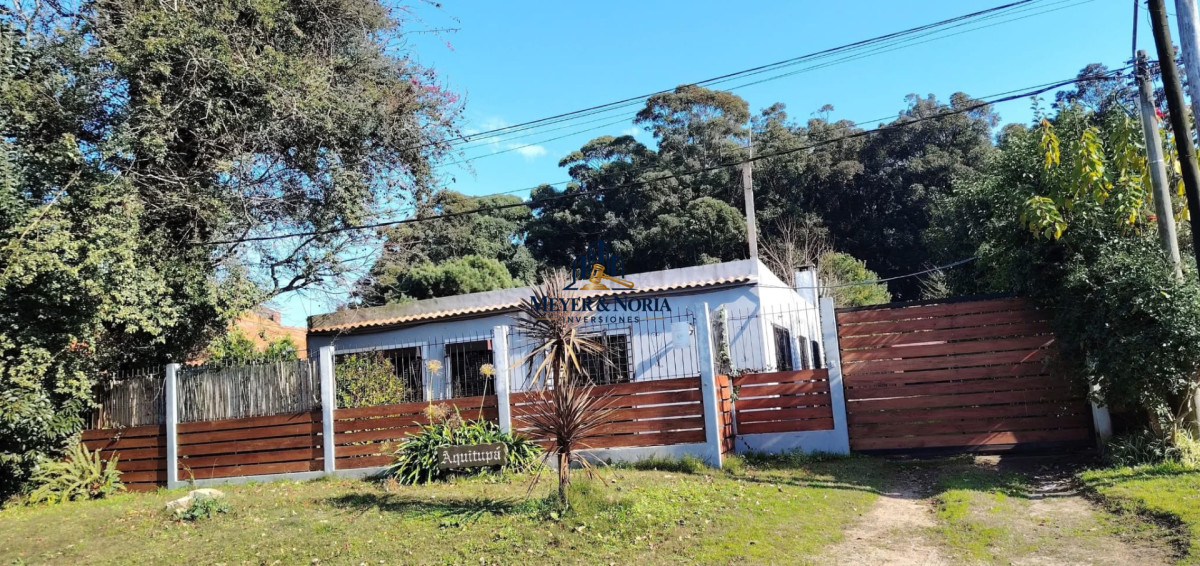 Casa ID.170 - Casa en Pinares, 2 dormitorios, buena construcción 