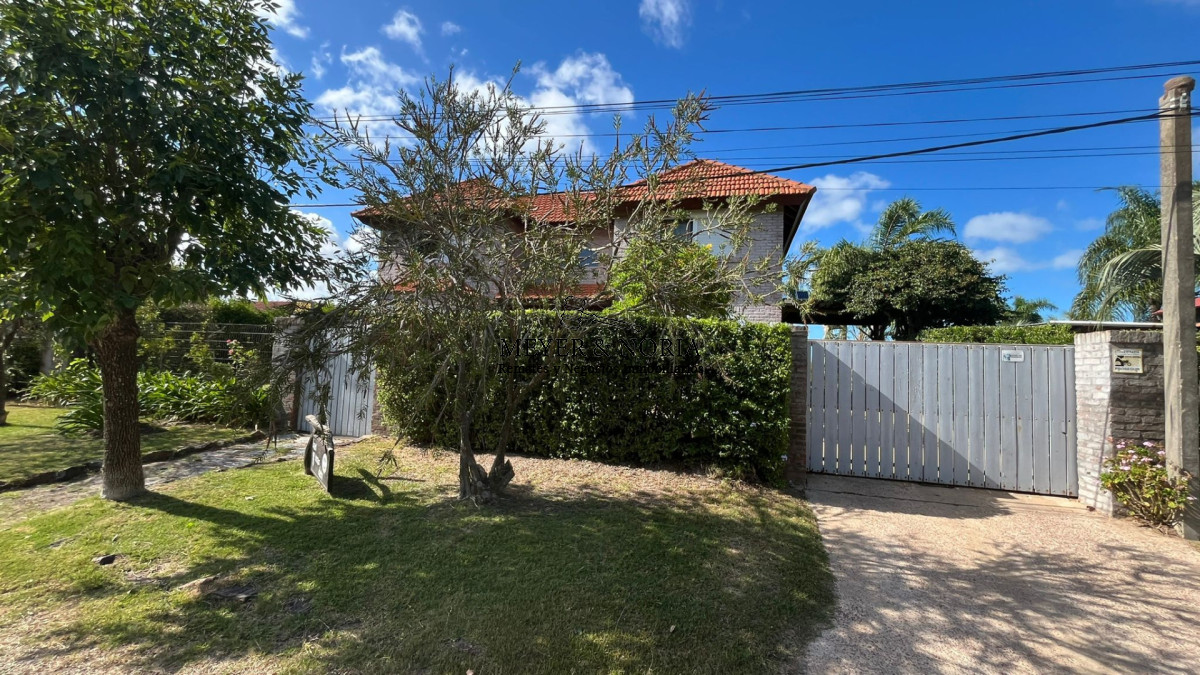 Casa ID.128 - Casa 3 dormitorios con piscina 