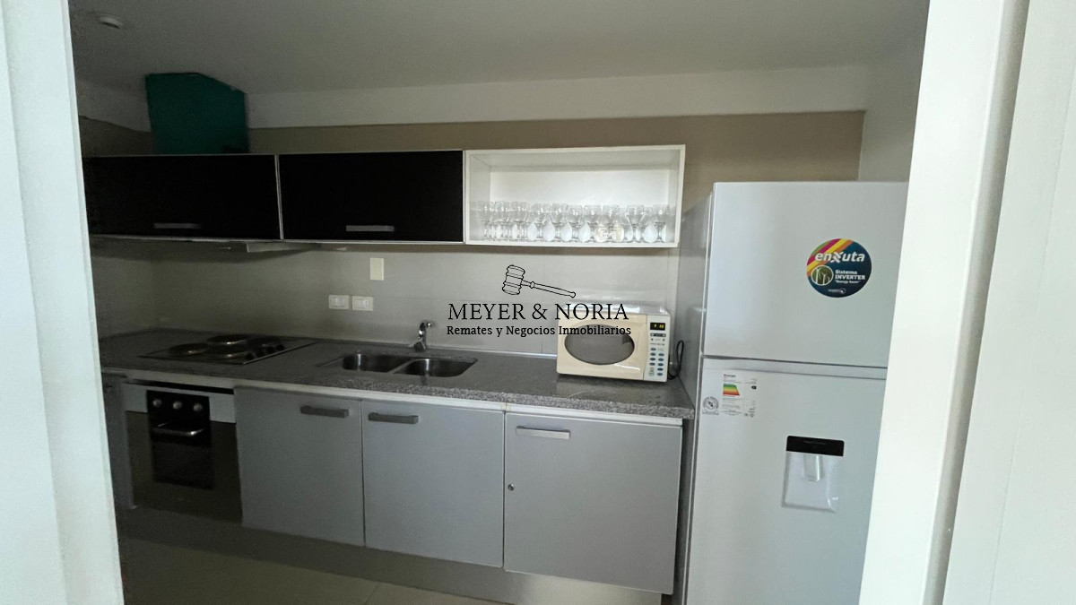 Apartamento ID.51 - Apto en Playa Brava, 3 suite mas dep y baño de servio, terraza con parrillero, servicios