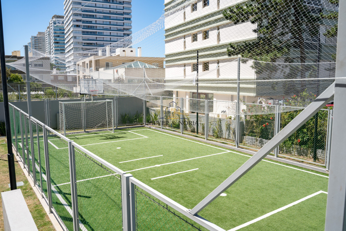 Apartamento ID.126 - Apartamento de 2 dormitorios con vista al mar, Punta del Este Playa Brava