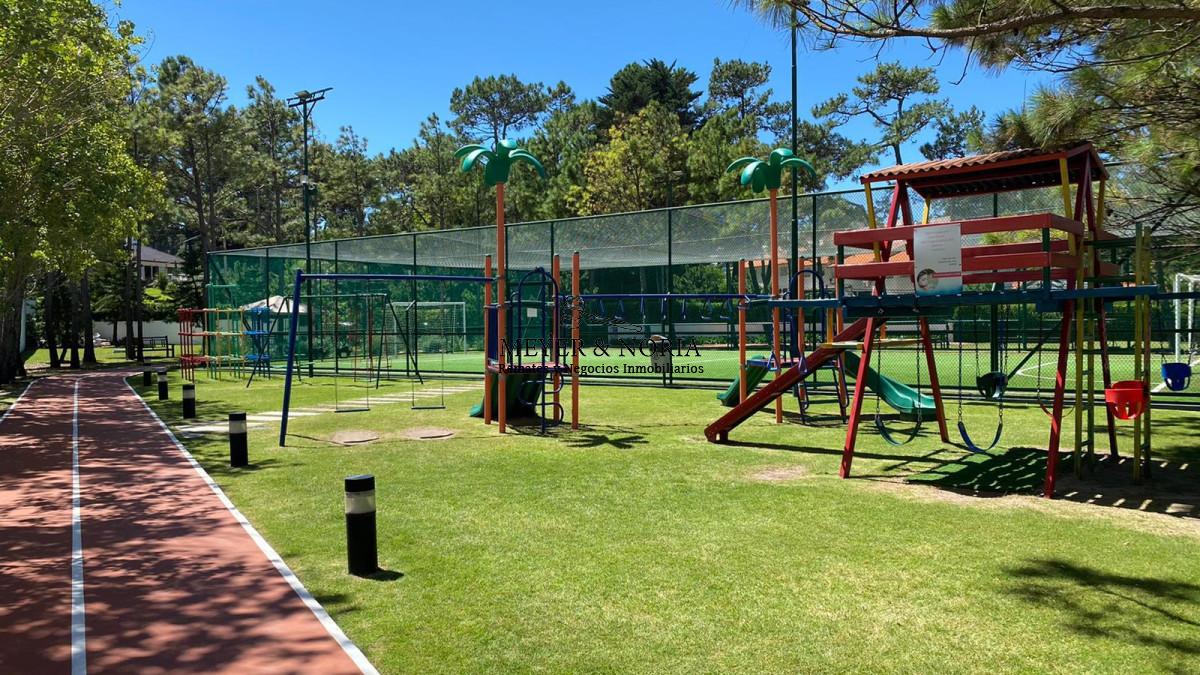 Apartamento ID.15 - Torre de alta gama, vista al mar, 2 dorm más servicio- Playa Mansa