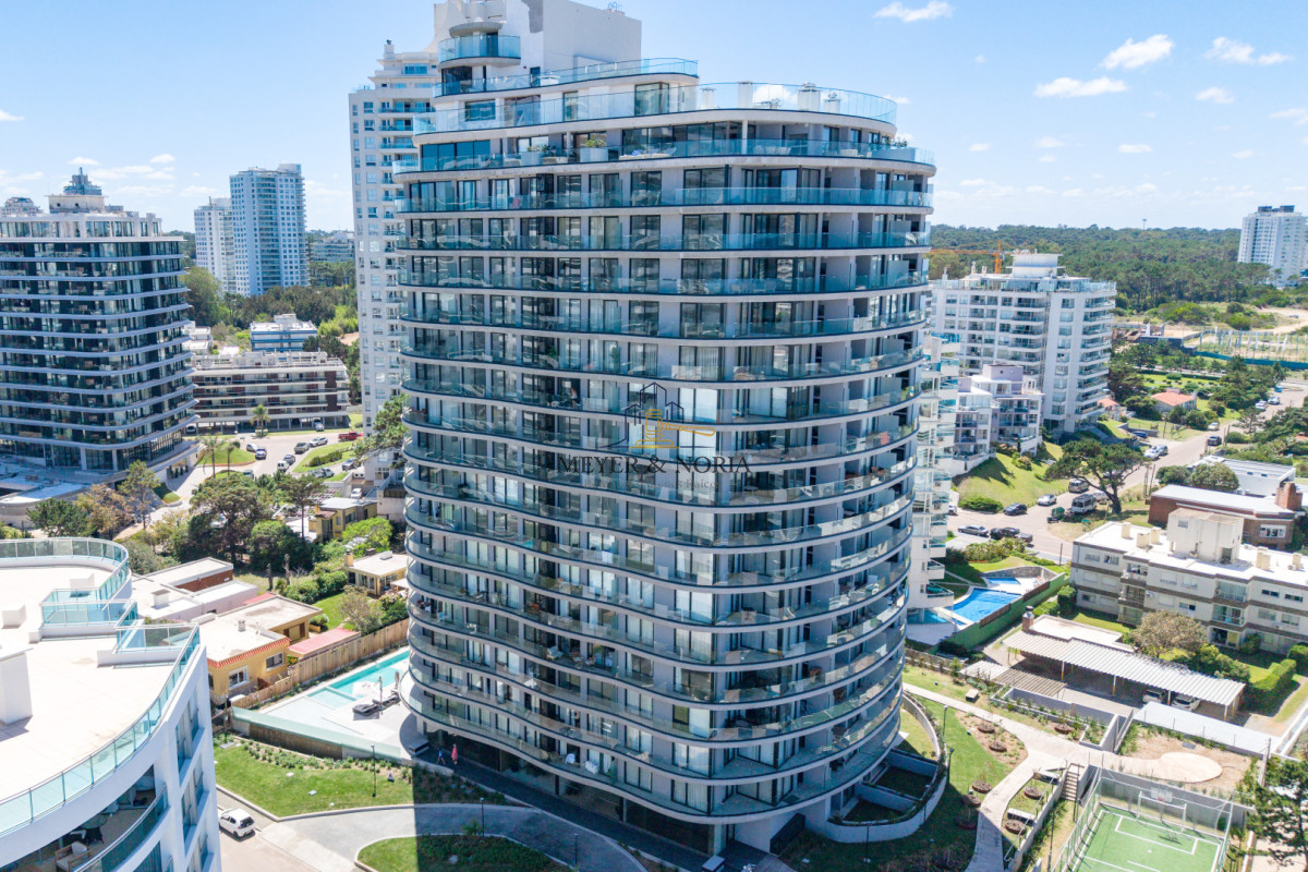 Apartamento ID.126 - Apartamento de 2 dormitorios con vista al mar, Punta del Este Playa Brava