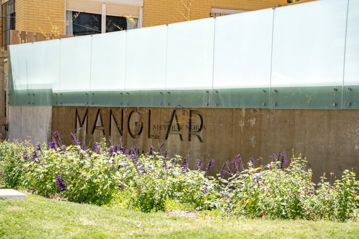 Apartamento ID.126 - Apartamento de 2 dormitorios con vista al mar, Punta del Este Playa Brava