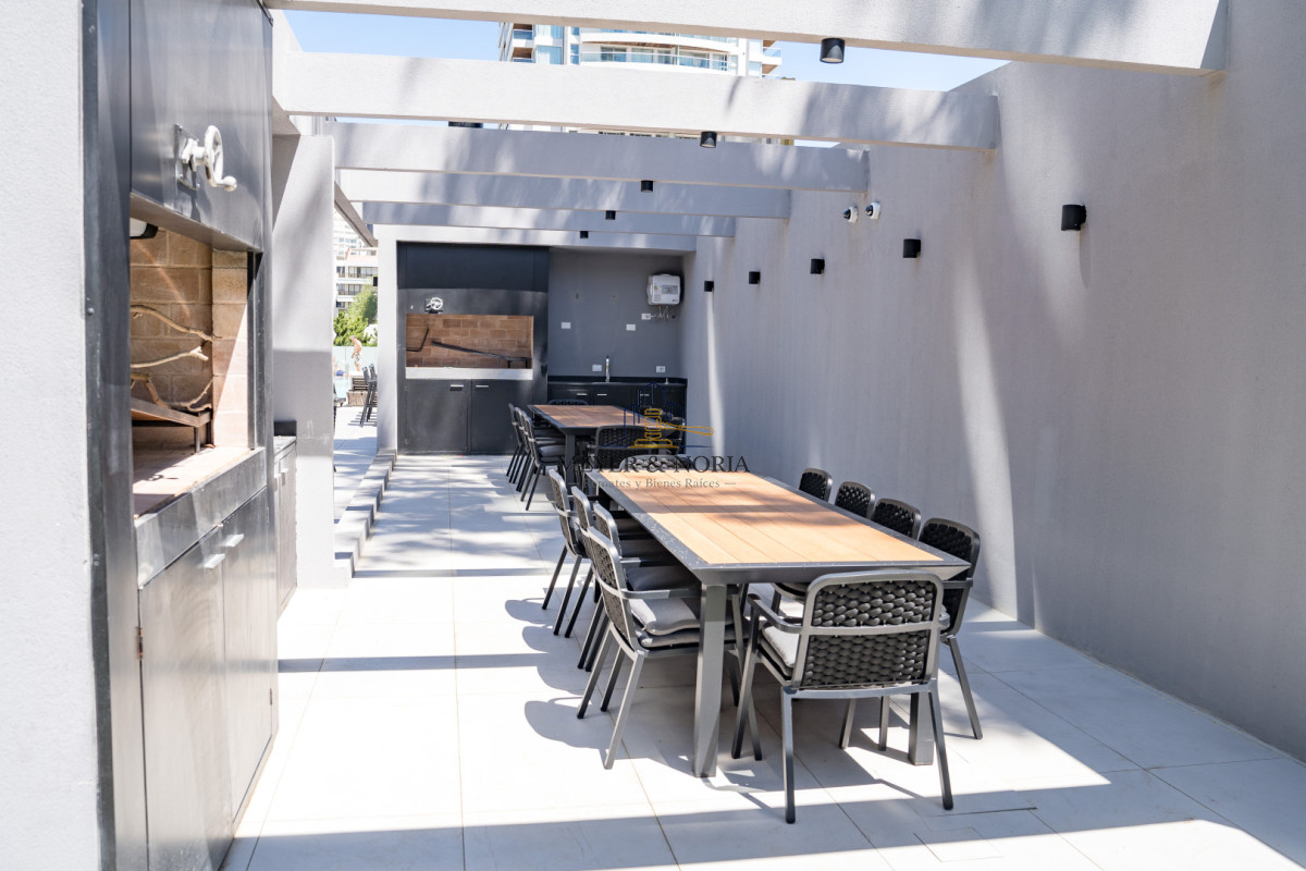 Apartamento ID.126 - Apartamento de 2 dormitorios con vista al mar, Punta del Este Playa Brava