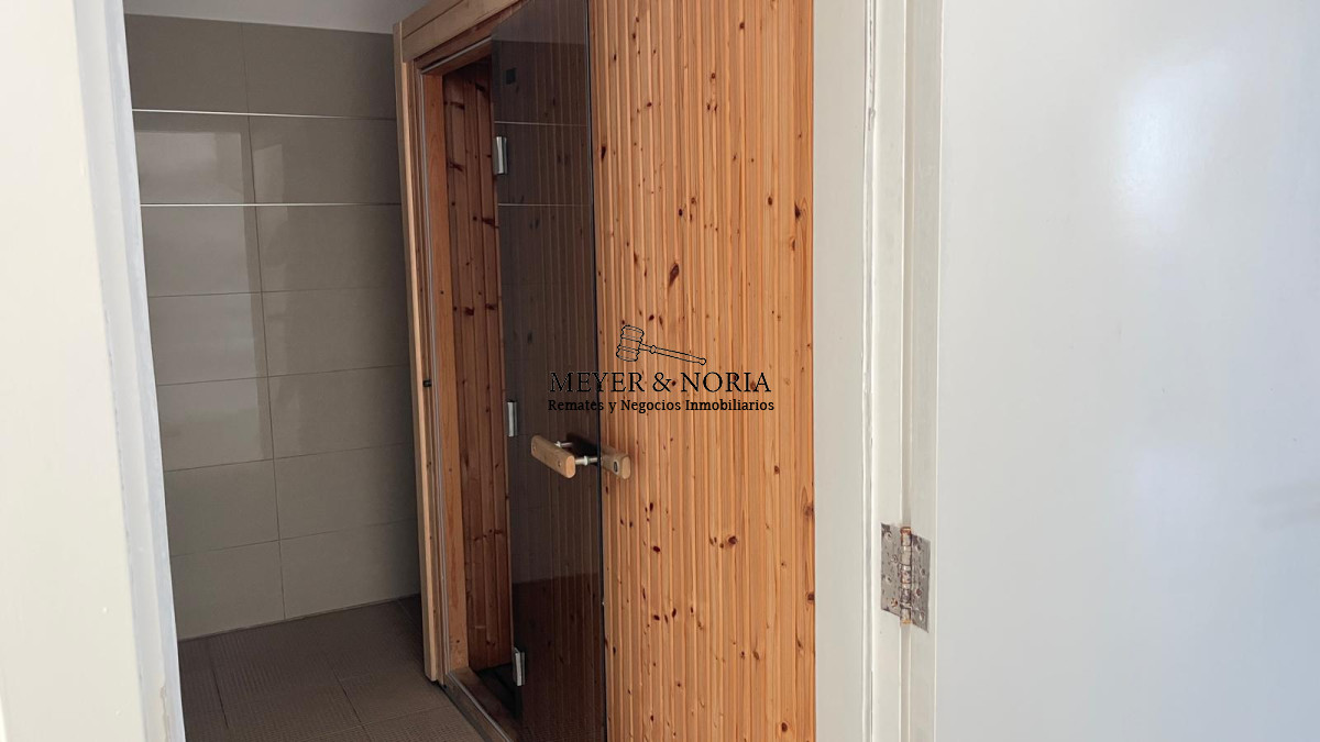 Apartamento ID.51 - Apto en Playa Brava, 3 suite mas dep y baño de servio, terraza con parrillero, servicios
