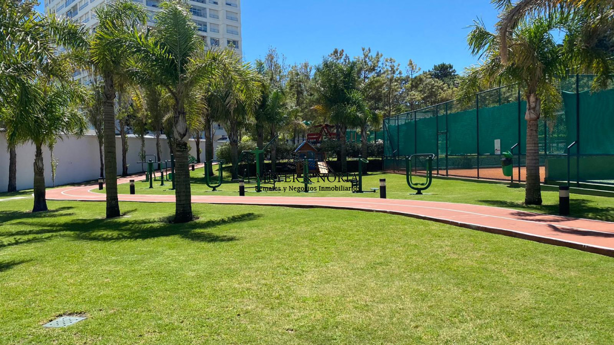 Apartamento ID.15 - Torre de alta gama, vista al mar, 2 dorm más servicio- Playa Mansa